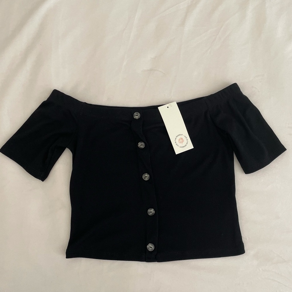Off the Shoulder Crop-Top